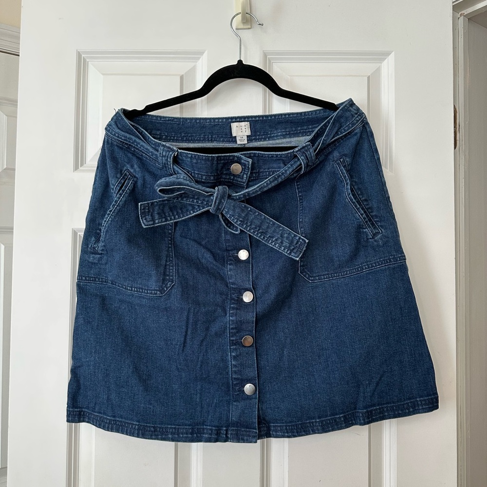 A new day button up denim skirt with tie size 16